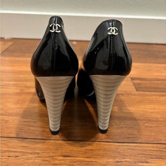 Chanel Patent Leather Glitter Heel Pump - Picture 8 of 9